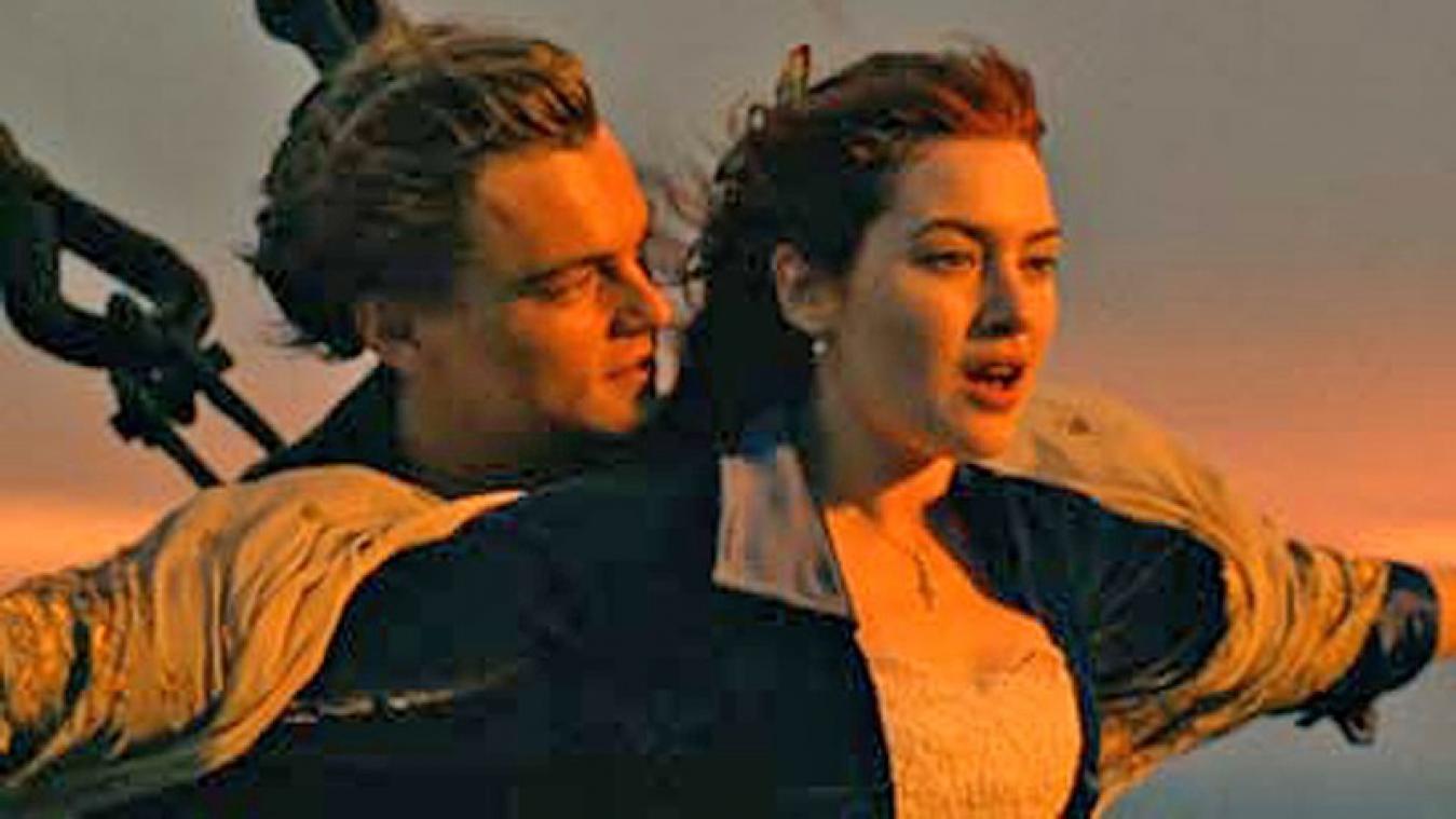 BIZAR. Titanic opnieuw slachtoffer van botsing