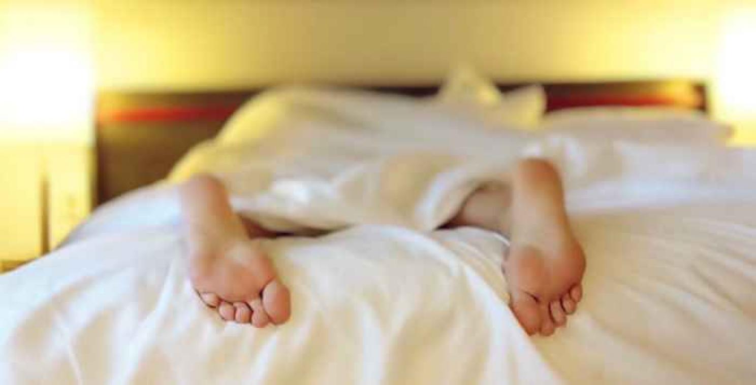 Dankzij deze originele tips lig jij nooit meer wakker van gesnurk