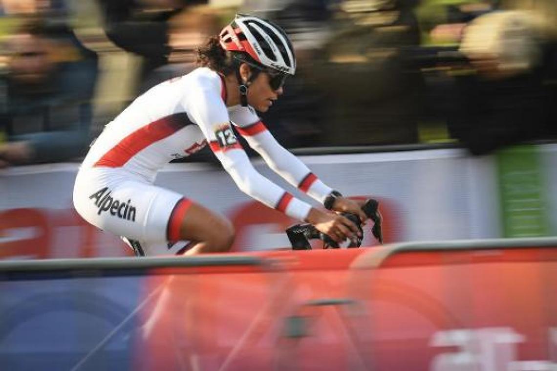 Alvarado sprint naar goud in Zwitserland op WK veldrijden