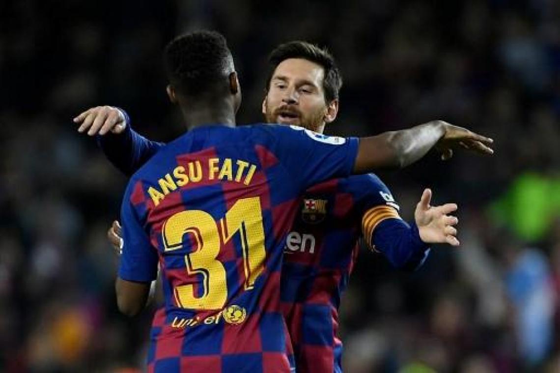 La Liga - Barcelona blijft in spoor van Real na winst tegen Levante