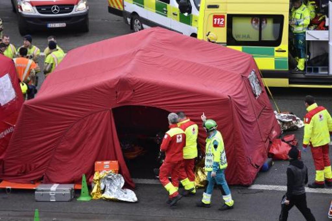 Eén dode, vijf zwaargewonden en 44 lichtgewonden na ongeval in Beverentunnel