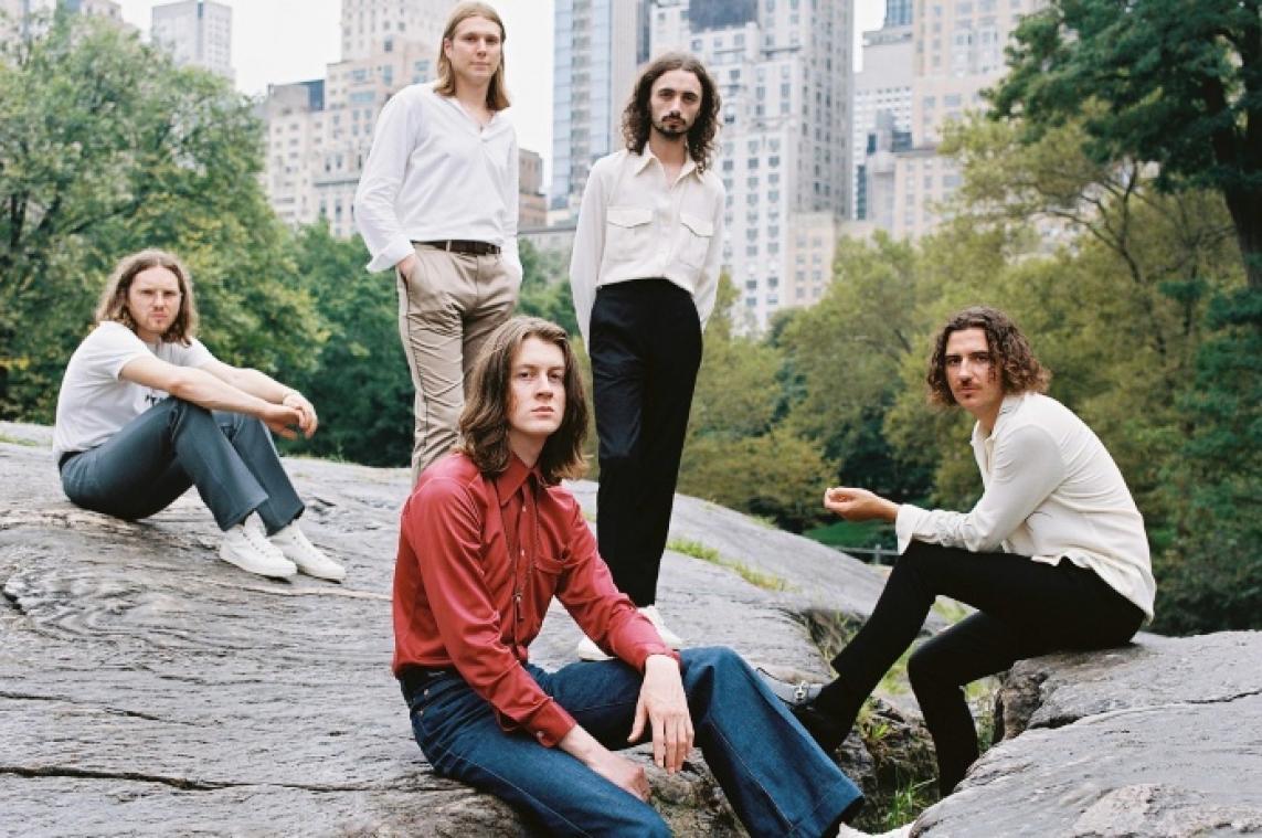 SOUNDCHECK. Een goudeerlijk gesprek met de rijzende indiesterren van Blossoms: "We proberen niet om per se anders te klinken dan de rest"