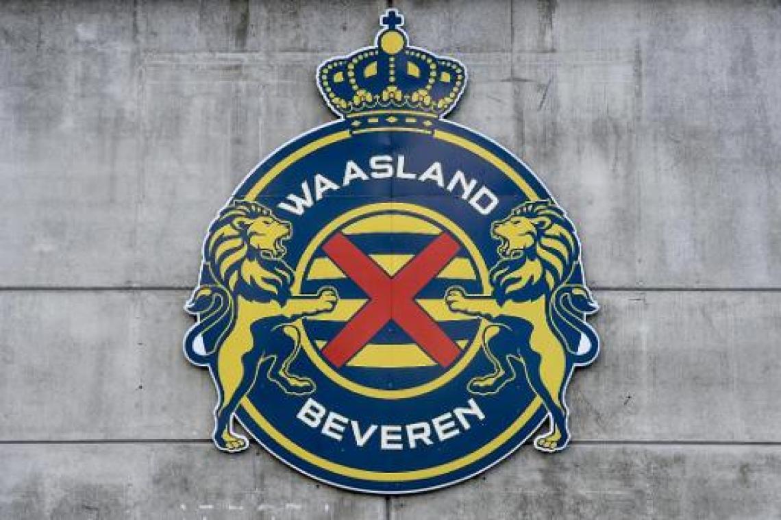 Fan van Waasland-Beveren loopt derdegraads brandwonden op door pyro: boete van 3.000 euro