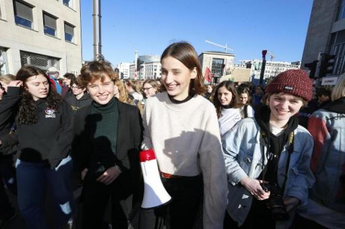 Youth for Climate vraagt menselijkheid van de politici aan eind van klimaatmars