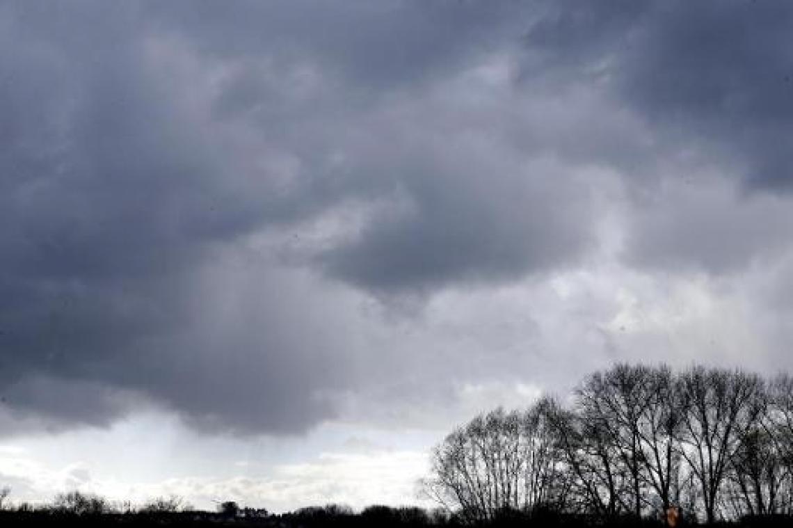KMI kondigt code oranje af voor storm Ciara, grote kans op schade