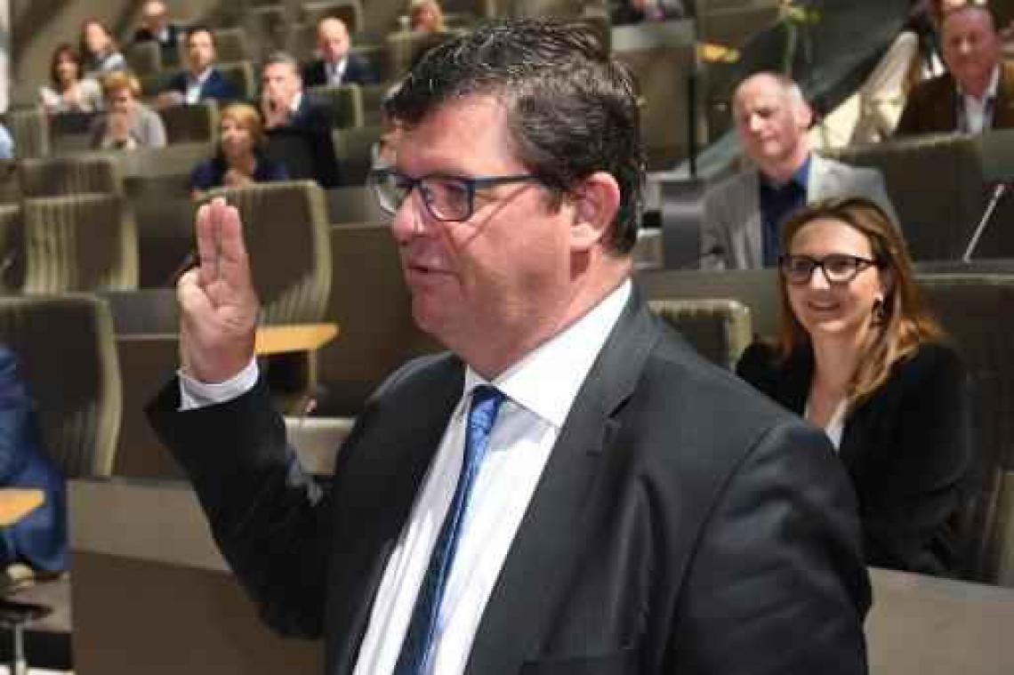 Bart Tommelein legt eed af als Vlaams minister