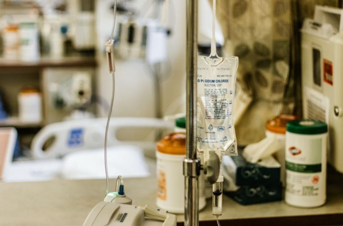 Tienermeisje is volgens dokters gewoon in de rouw', maar sterft aan zelfde ziekte die haar vader het leven kostte