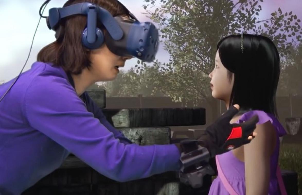 VIDEO. Moeder 'ontmoet' haar overleden dochtertje dankzij virtual reality