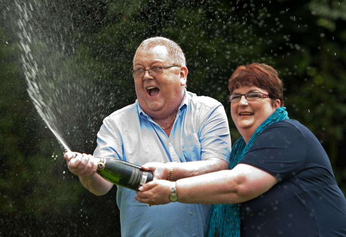 EuroMillions-winnaar geeft extravagant feestje vanuit het graf