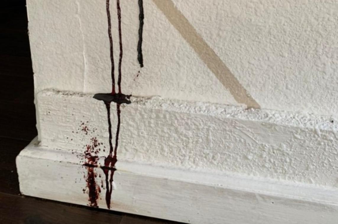 BIZAR. Huurder ziet zwarte vloeistof op zijn muren, de oorzaak is schokkend
