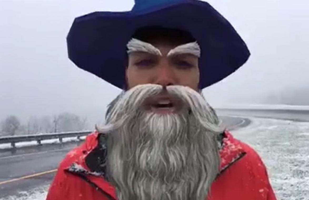 VIDEO. Hilarisch! Weerman zet per ongeluk gezichtsfilters aan tijdens live verslag