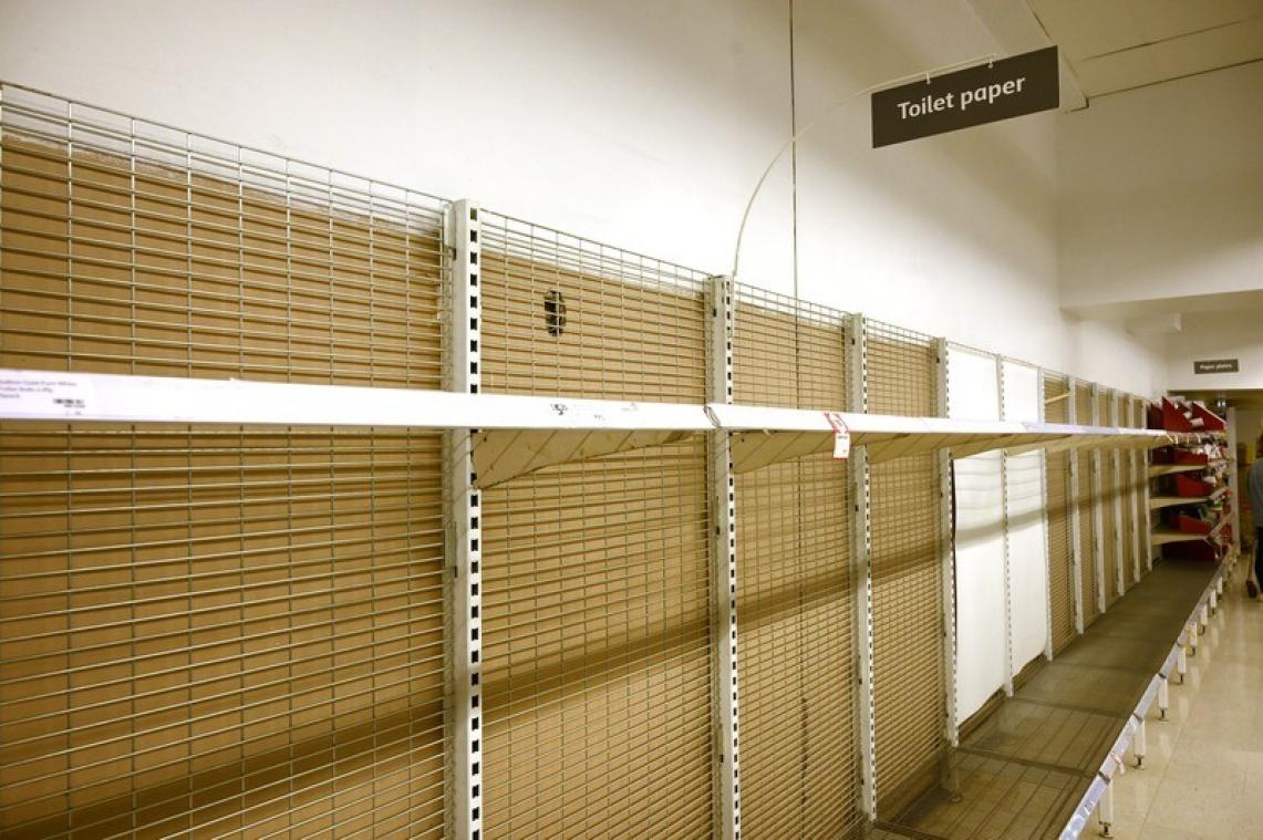 BIZAR. Toiletpapier gerantsoeneerd door coronavirus