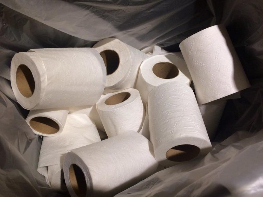 Gezin helpt Australiërs door toiletpapier te verkopen tijdens coronavirus