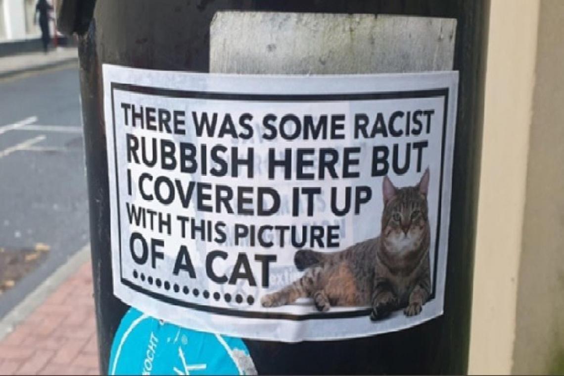 Op DEZE wijze maken ze in Manchester komaf met racistische opschriften op straat