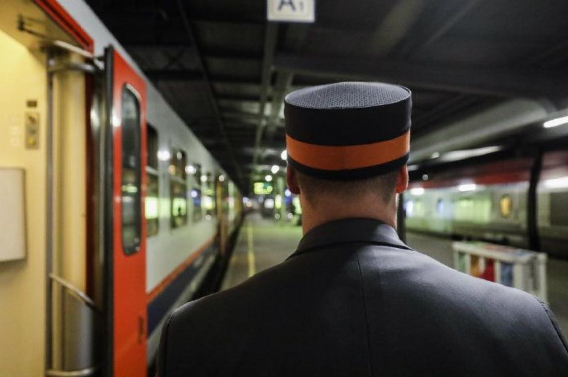 NMBS schrapt bijna 100 piekuurtreinen