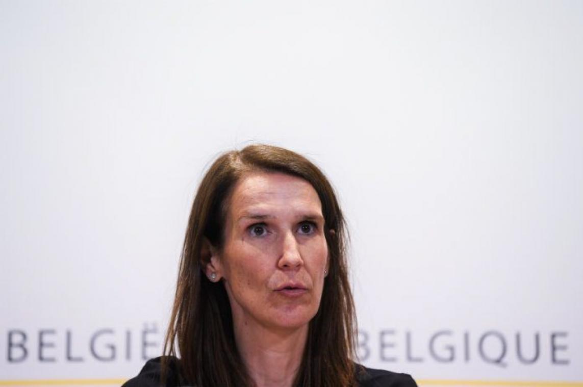 Regering krijgt tijdelijke volmachten in strijd tegen coronavirus