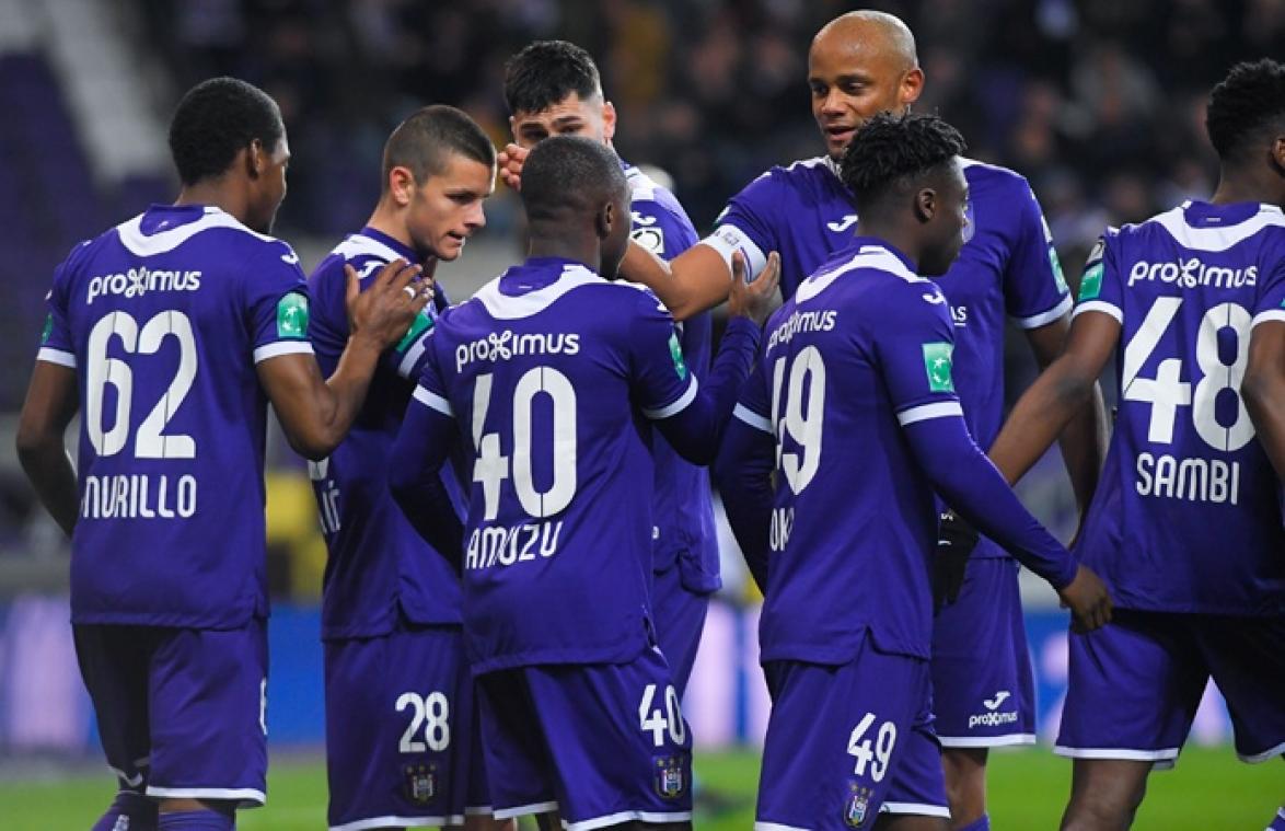 Anderlecht moet spelers pijnlijke vraag stellen door coronavirus
