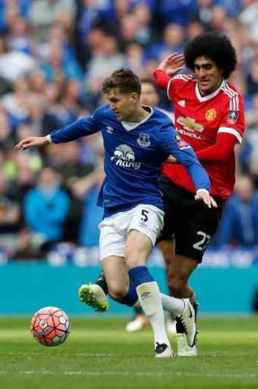 Fellaini staat drie wedstrijden aan de kant