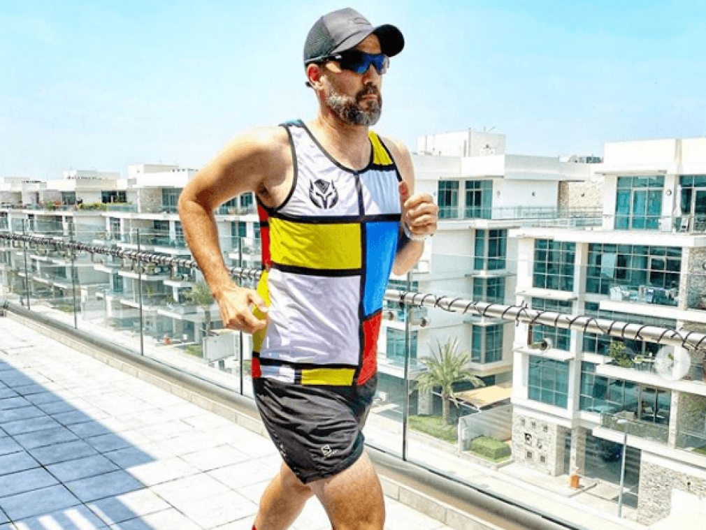 Koppel loopt samen #balconymarathon in Dubai