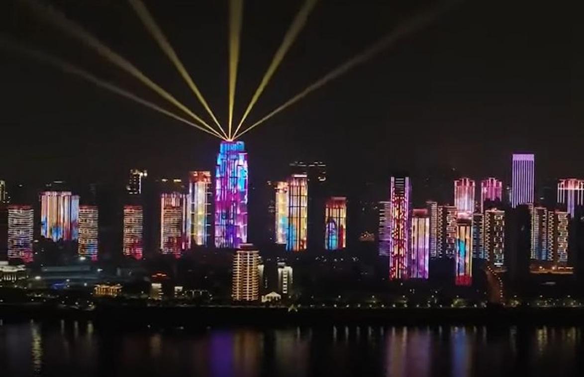 VIDEO. Wuhan viert het einde van de lockdown met een spectaculaire lichtshow