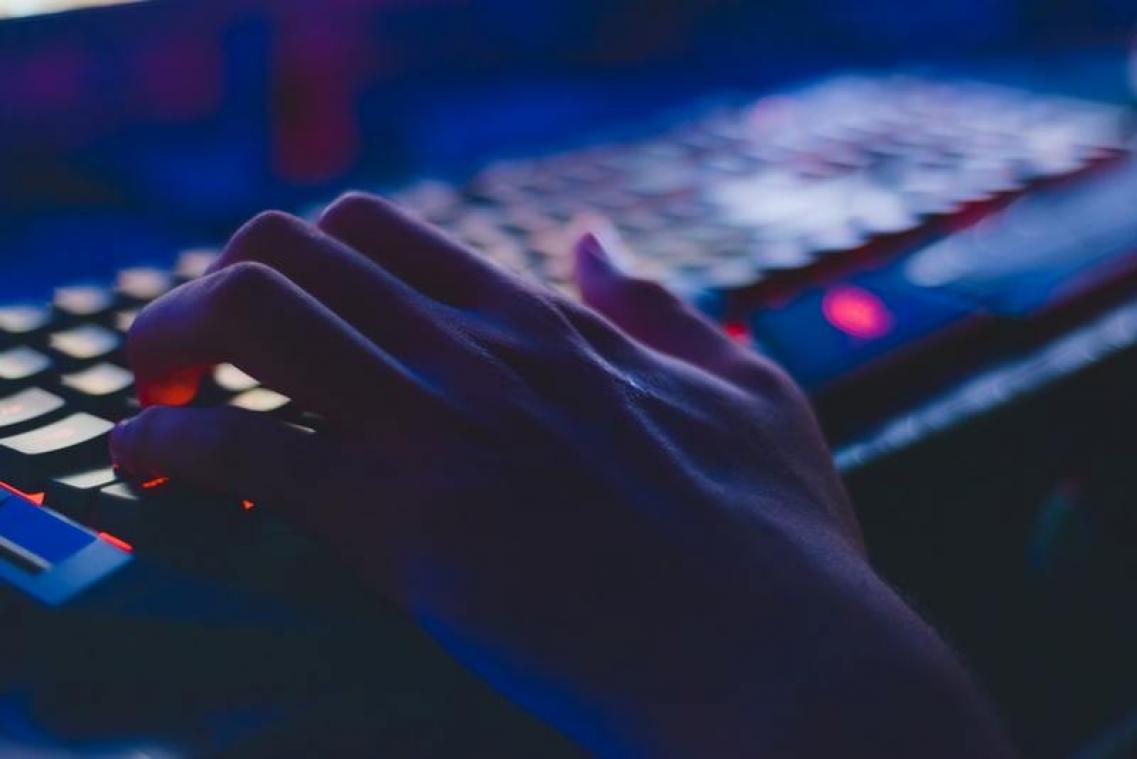 Oplichters verkopen 'bloed en speeksel van genezen coronapatiënten' op dark web