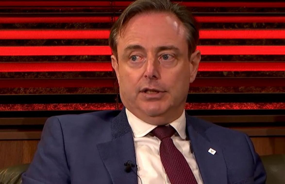 Vrouw van Bart De Wever moest naar het ziekenhuis: "Ik dacht dat ze dood was"