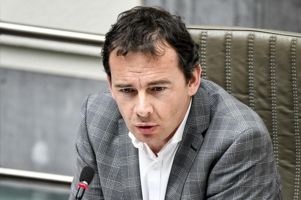 Wouter Beke verdedigt beleid: "Cijfers overschatten ware aantal coronadoden"