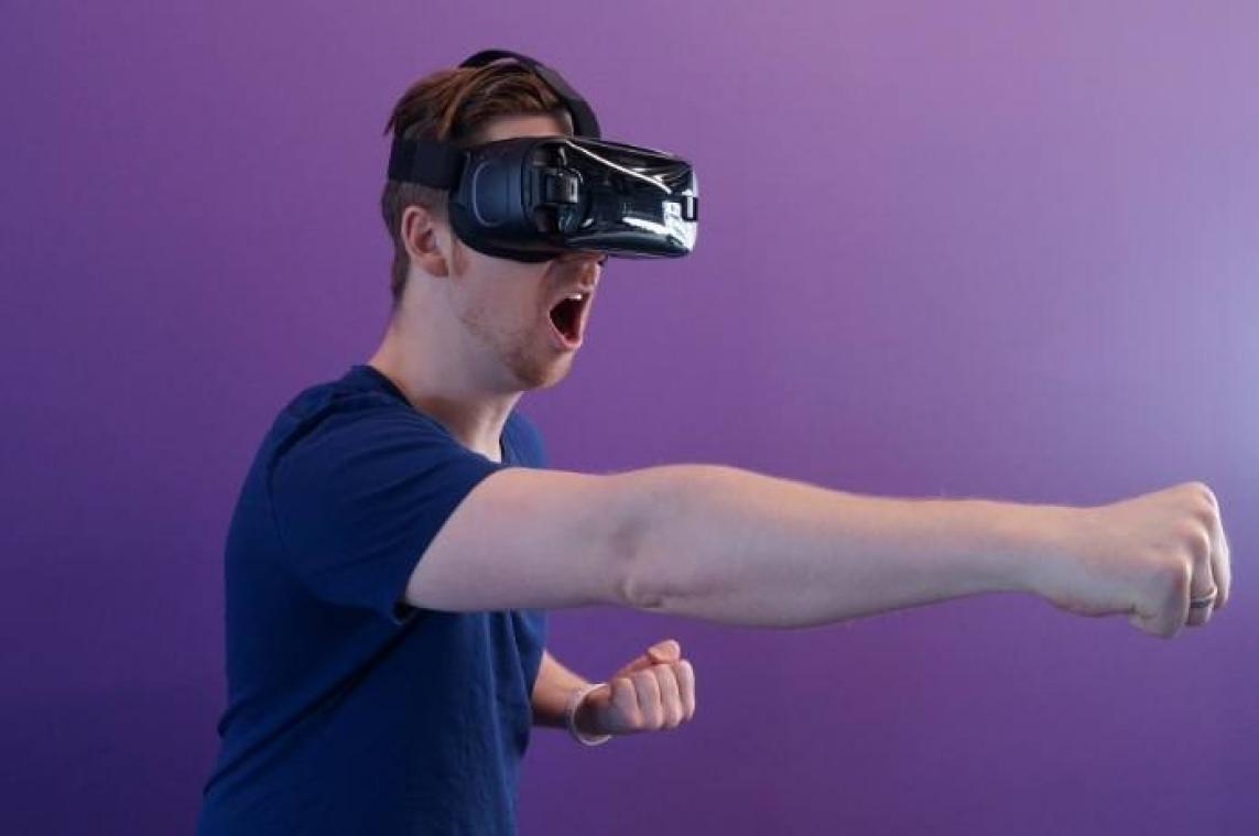 BIZAR. Virtual reality plaatst daders in de schoenen van slachtoffer