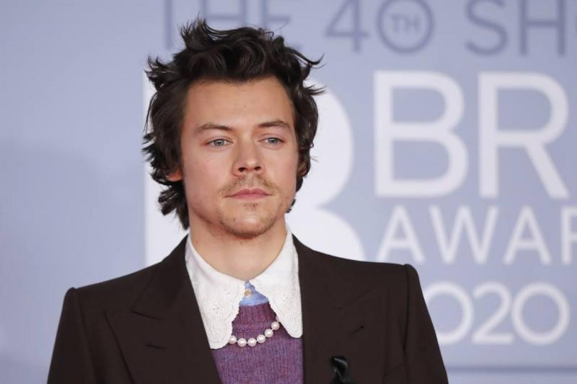 Kaars die naar Harry Styles ruikt, vliegt over de toonbanken