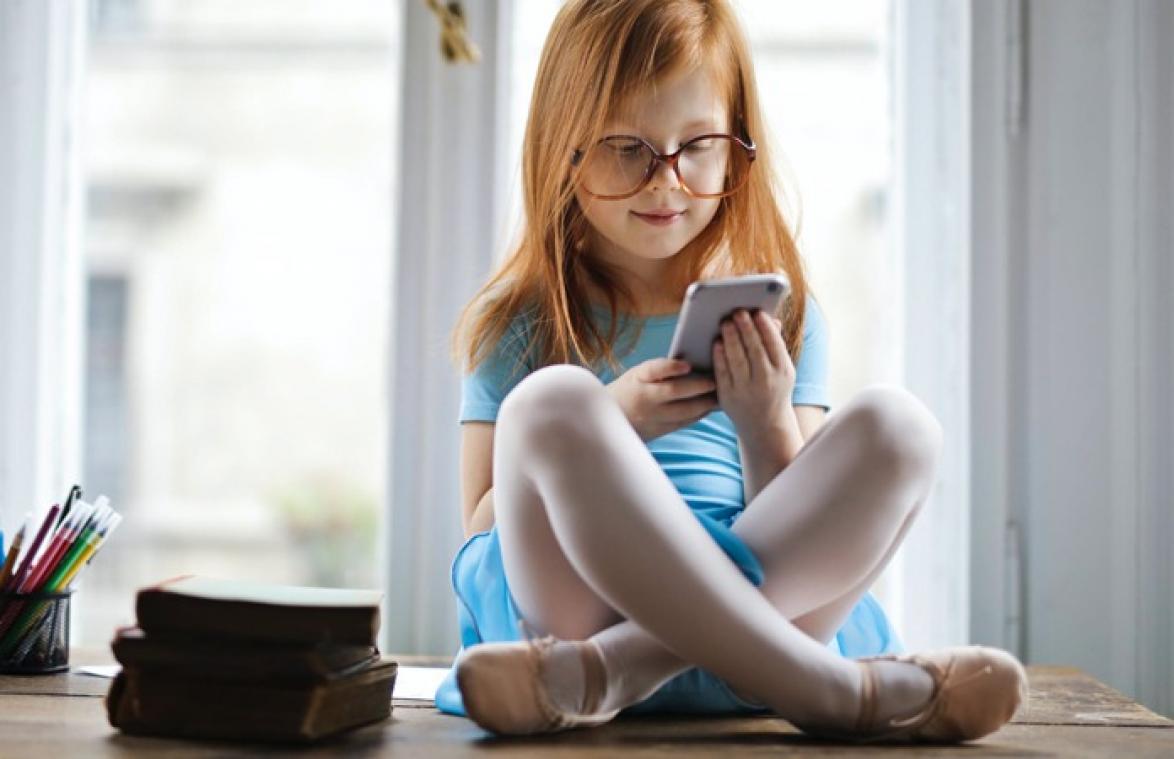Moeder deelt geniale tip om kinderen veilig te laten spelen met iPhone