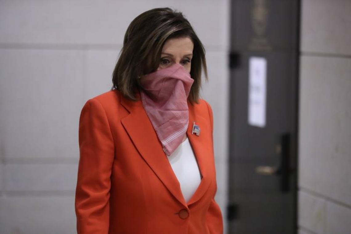 Nancy Pelosi deelt sneer uit aan Trump: "Hij heeft morbide obesitas"
