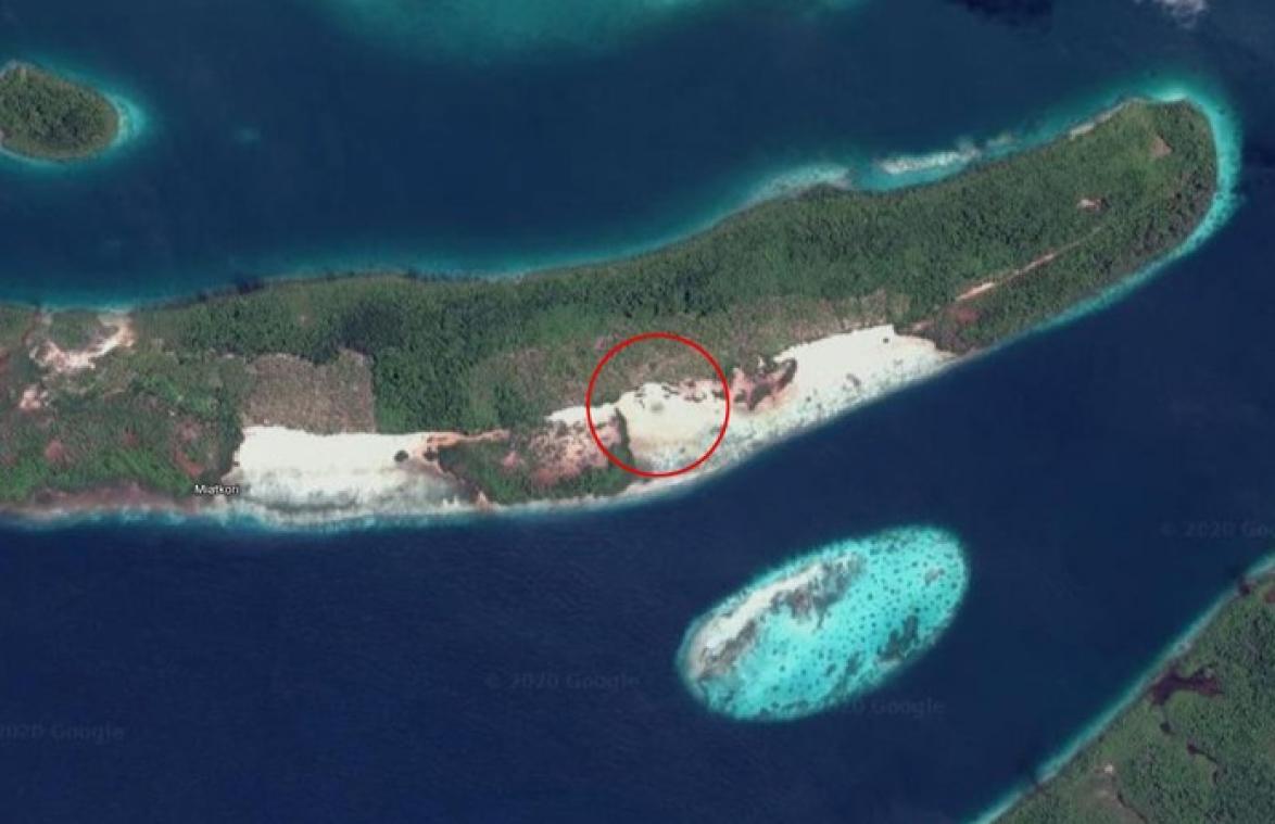Man ontdekt mysterieuze vlek op Google Earth en is overtuigd: "Het is een geheime basis van aliens"