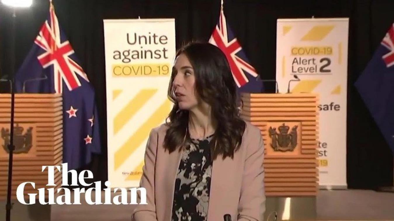 VIDEO. Premier Nieuw-Zeeland houdt hoofd koel op tv tijdens aardbeving