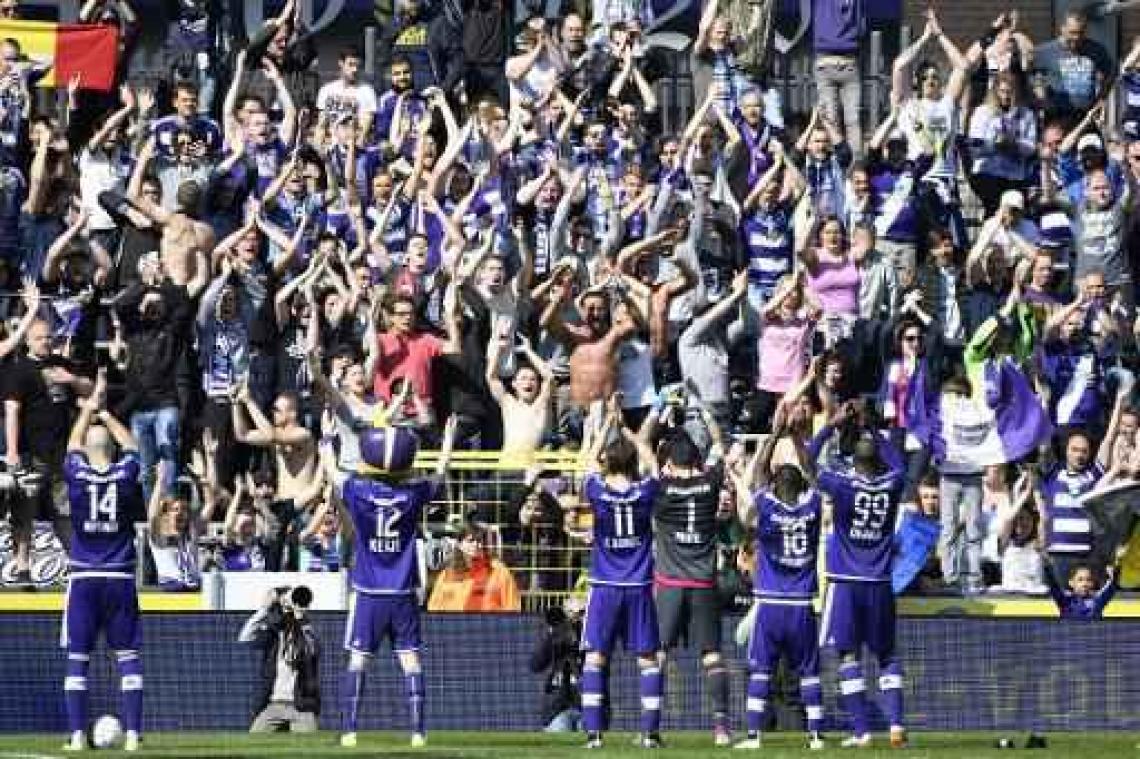 RSC Anderlecht stelt nieuw thuistenue voor