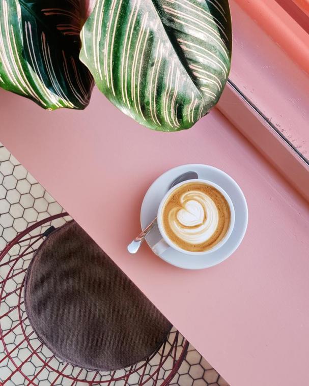 BIZAR. Koffie heeft een effect op onze genen