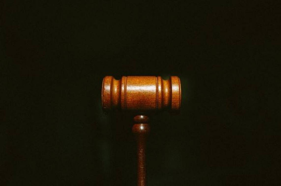 BIZAR. Celstraf voor man die tijdens corona-inbreuk masturbeerde