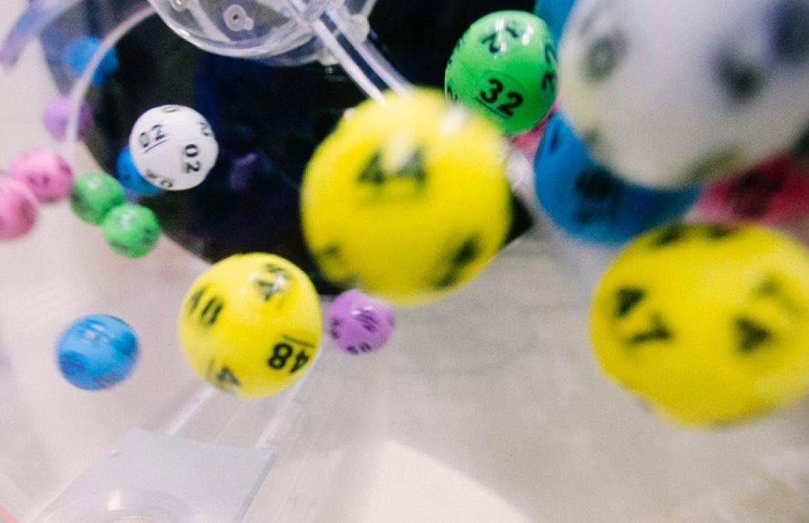 Man wint EuroMillions nadat stem in zijn hoofd hem zegt om lotje te kopen