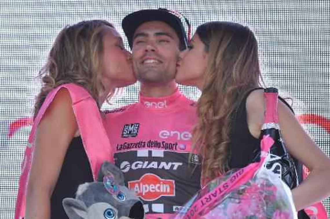 Dumoulin realiseert roze droom in openingsrit van de Giro