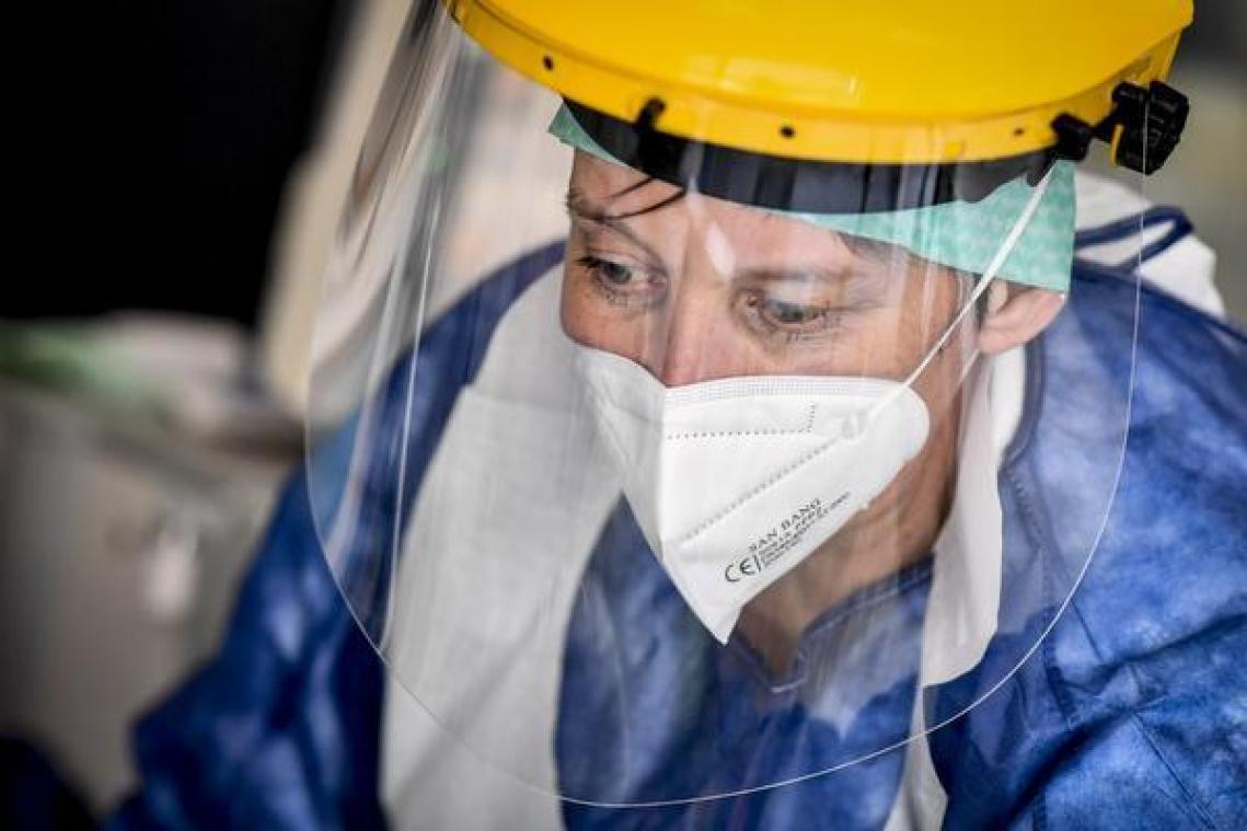 Blijfthuis.be overspoelt de zorgsector met bemoedigende woorden