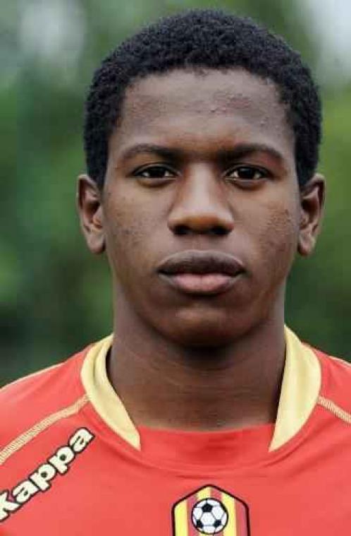 Kameroens international Ekeng (Dinamo Boekarest) overlijdt na hartfalen op veld