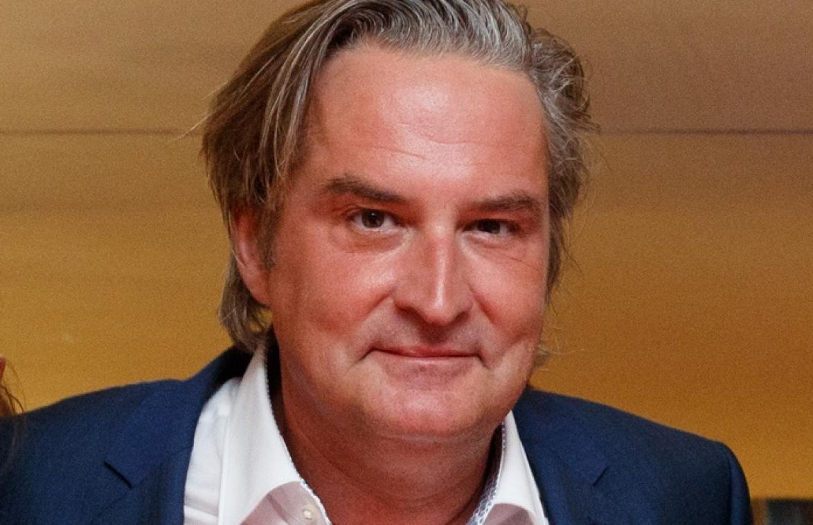 Hans Otten crasht met auto en blaast positief: "Hij probeerde weg te rijden, maar dat lukte niet"