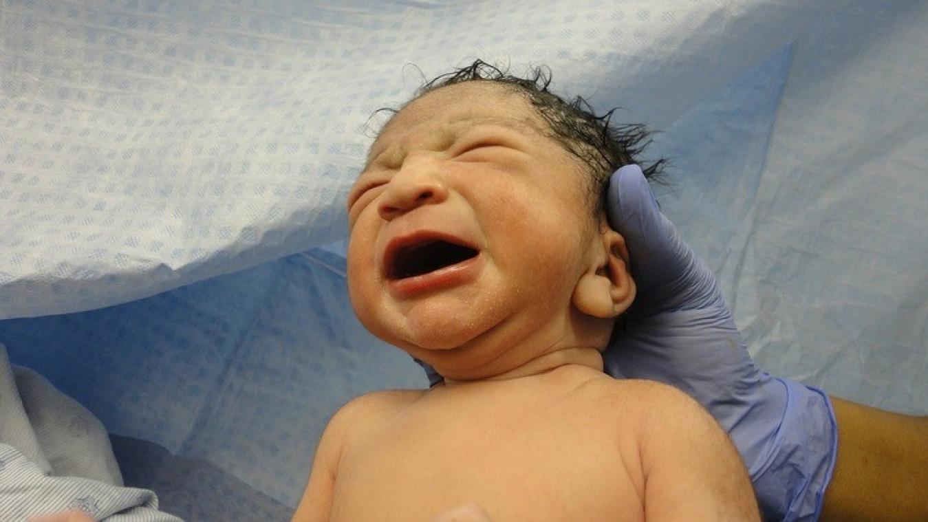BIZAR. Moeder zet voor de derde keer een van de dikste baby's van Engeland op de wereld