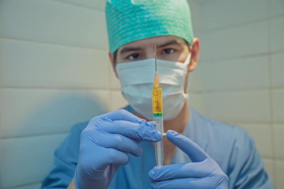 Meer dan 500.000 coronadoden: prominente figuren pleiten voor gratis vaccin