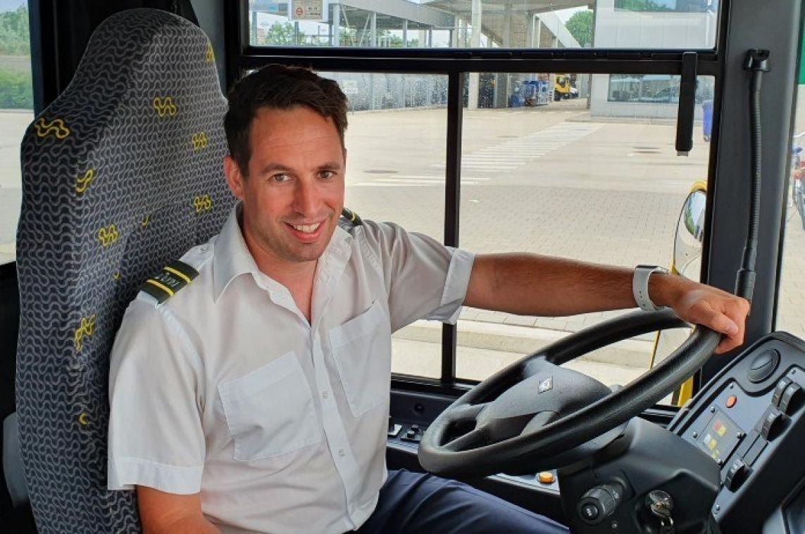 PORTRET. Buschauffeur Jim Vaes: "Mensen vinden dat we echte helden zijn"