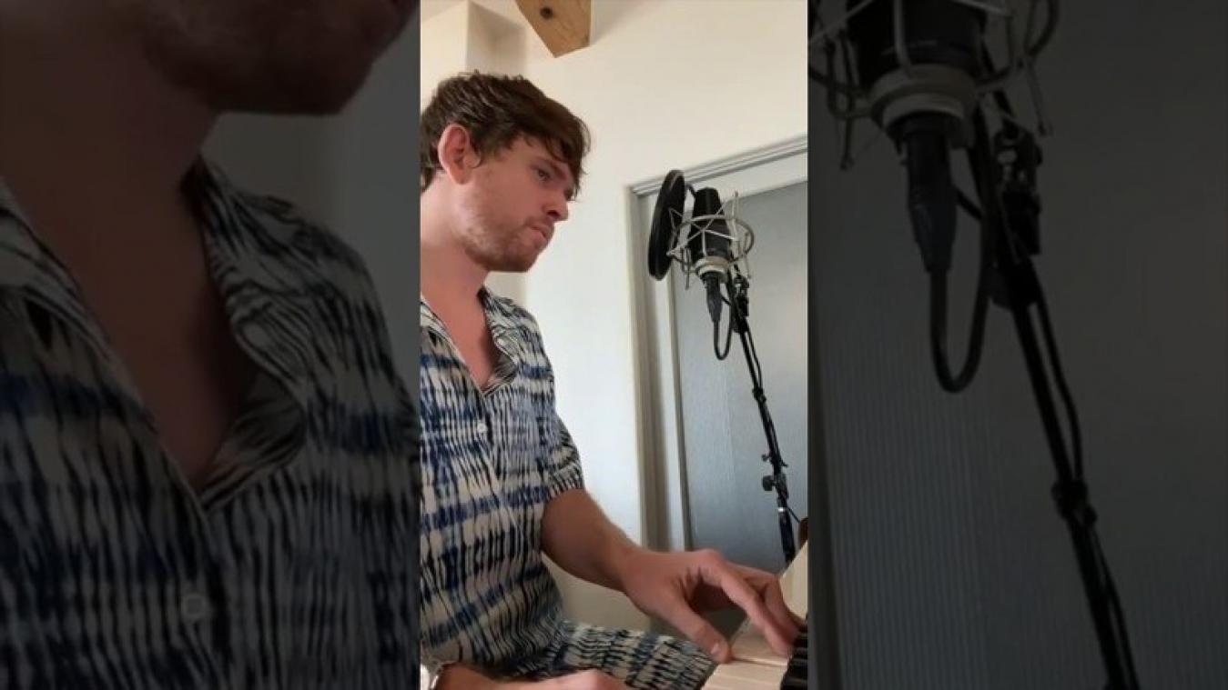 James Blake brengt bloedmooie versie van Nirvana-klassieker Come As You Are' (video)