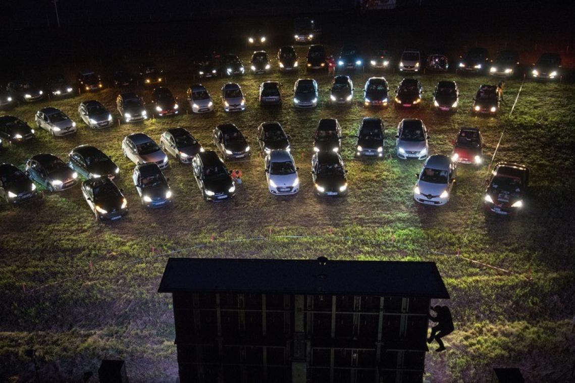 Vervoering achter het stuur: de zomer van de drive-in film