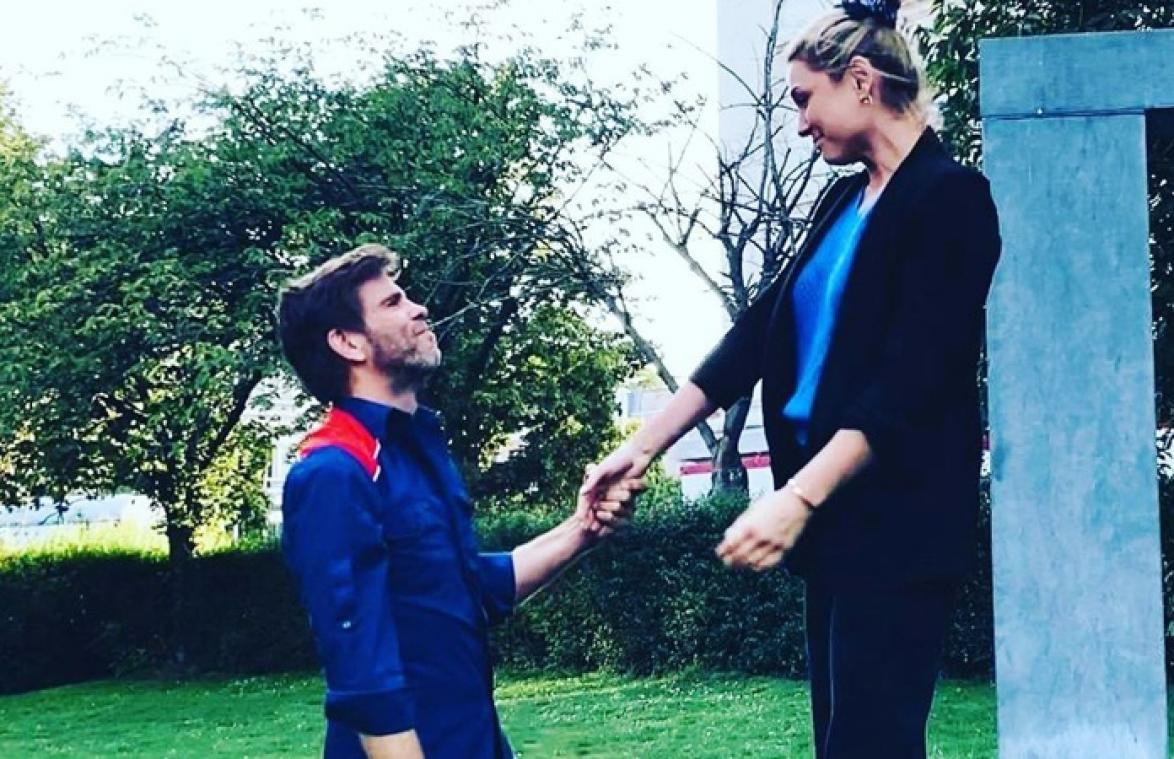 Evi Hanssen ten huwelijk gevraagd door haar vriend: "Enorm verrast!" (foto's)