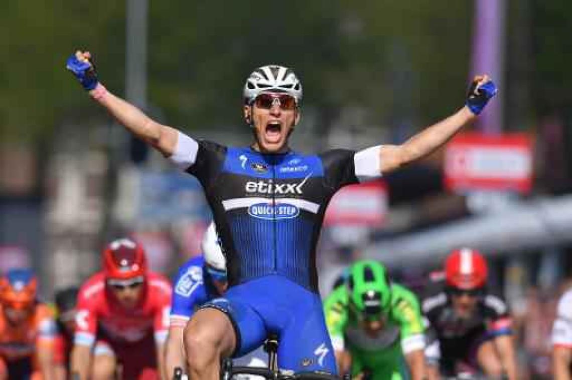 Kittel pakt de bloemen in eerste sprint van de Giro, Dumoulin blijft leider