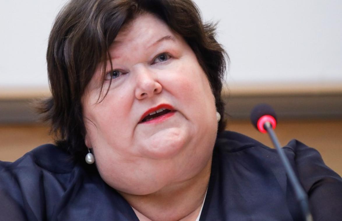Maggie De Block: "Verplichte mondmaskers vervangen andere maatregelen niet"