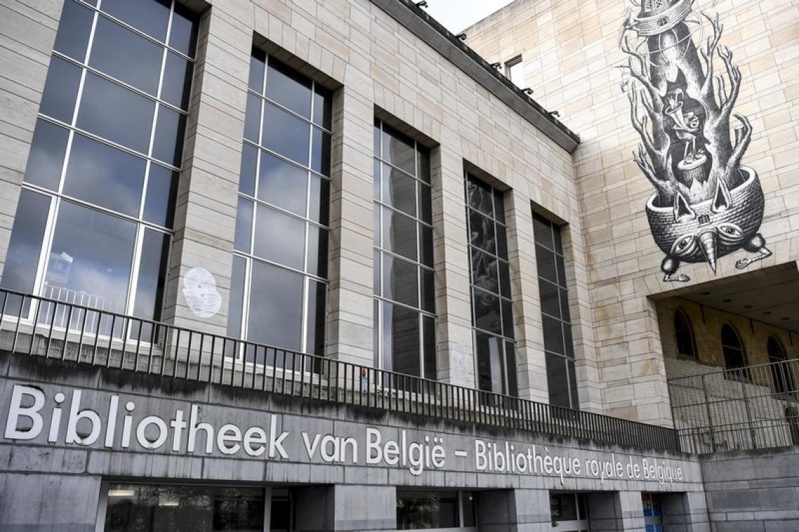 BIZAR. Boek in Brusselse Koninklijke Bibliotheek heeft kaft van... mensenhuid